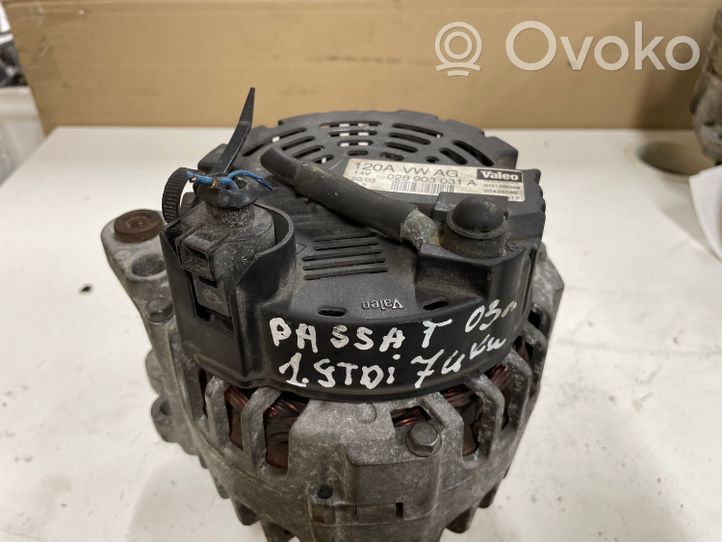 Volkswagen PASSAT B5.5 Alternator 028903031A