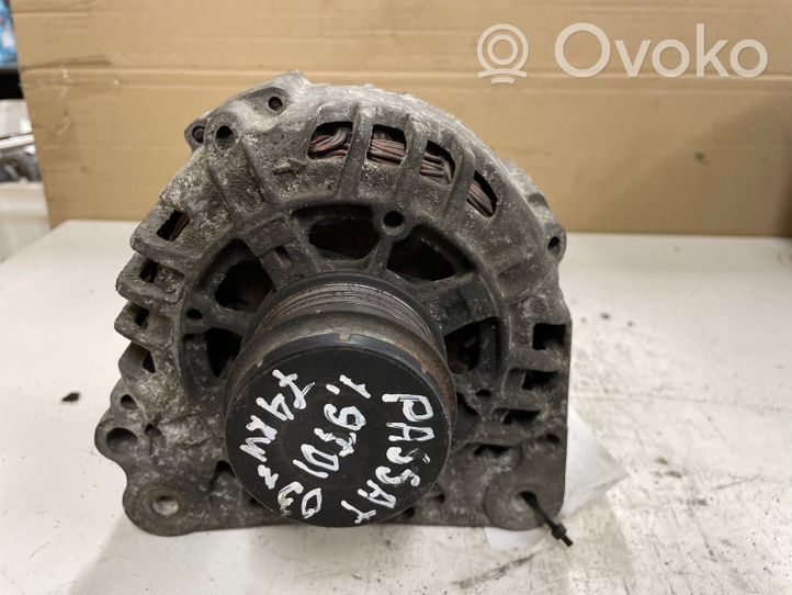 Volkswagen PASSAT B5.5 Alternador 028903031A