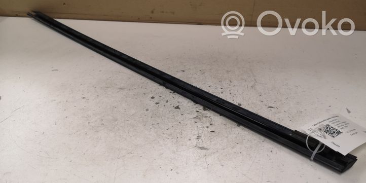 Mercedes-Benz E W211 Rivestimento vetro lato posteriore 