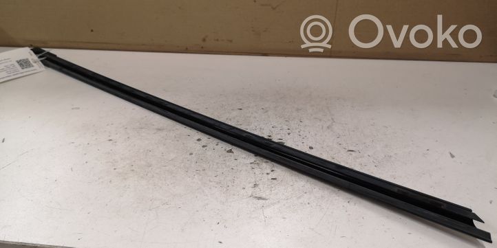 Mercedes-Benz E W211 Rivestimento vetro lato posteriore 