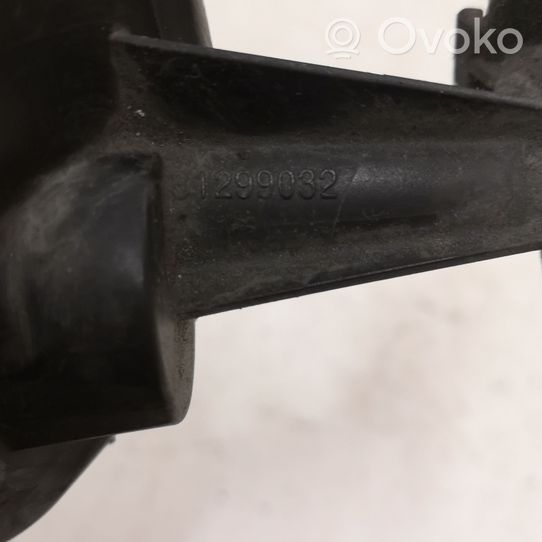 Volvo V40 Verrouillage du bouchon du réservoir de carburant 31299032