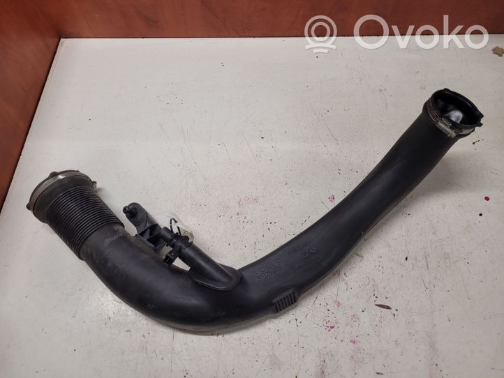 Volvo V40 Support, tuyau de refroidissement intermédiaire 31325985