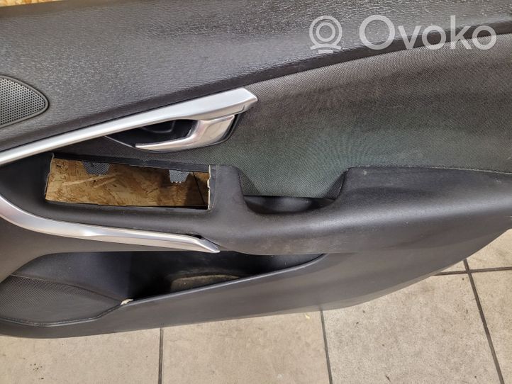 Volvo V40 Boczki / Poszycie drzwi przednich 