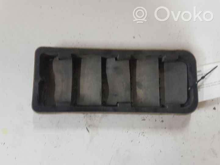 Volvo V40 Évent de pression de quart de panneau 8623444