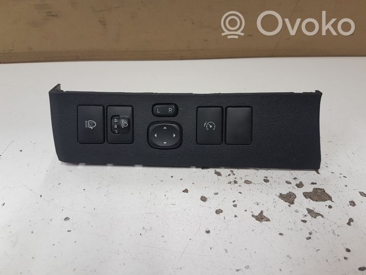 Toyota Avensis T270 Zestaw przełączników i przycisków 5544605060