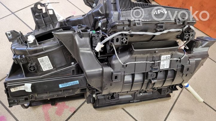 Toyota Avensis T270 Heizungskasten Gebläsekasten Klimakasten MF4431703341