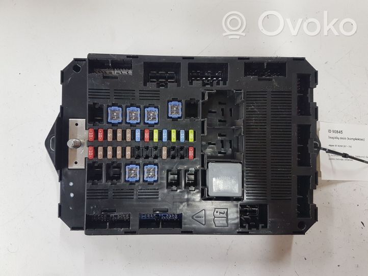 Jaguar XF X250 Module de fusibles 7370030730