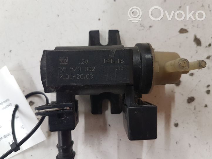 Opel Astra J Turboahtimen magneettiventtiili 55573362