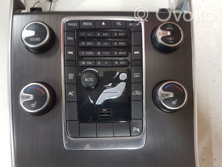 Volvo V60 Central console control unit 30781499