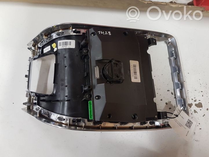 Volvo V60 Centrālās konsoles vadības bloks 30781499