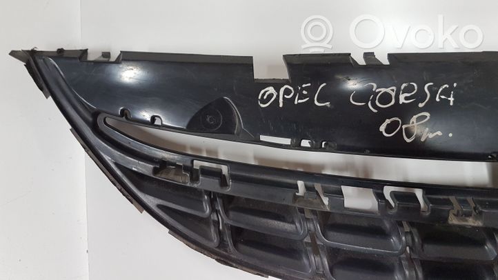 Opel Corsa D Etusäleikkö 13286000