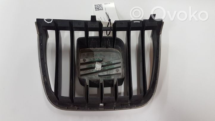 Seat Leon (1P) Grille calandre supérieure de pare-chocs avant 7M7863651