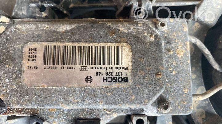 Ford Focus Jäähdyttimen jäähdytinpuhallin 1137328148