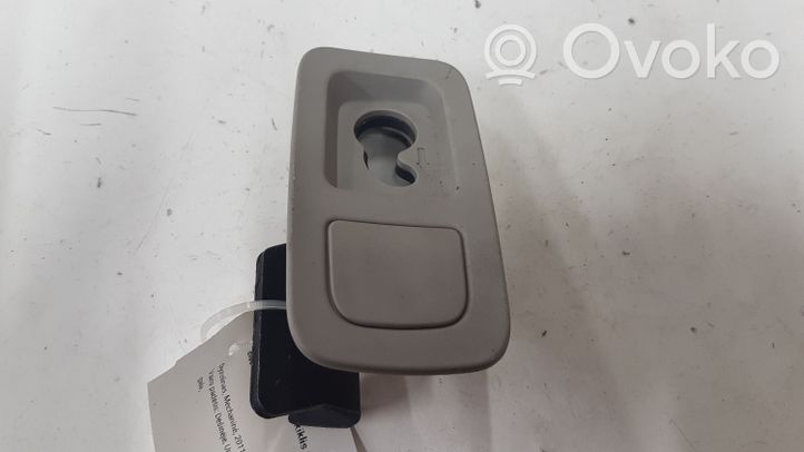 Volvo V60 Supporto di fissaggio della rete portaoggetti 30715567