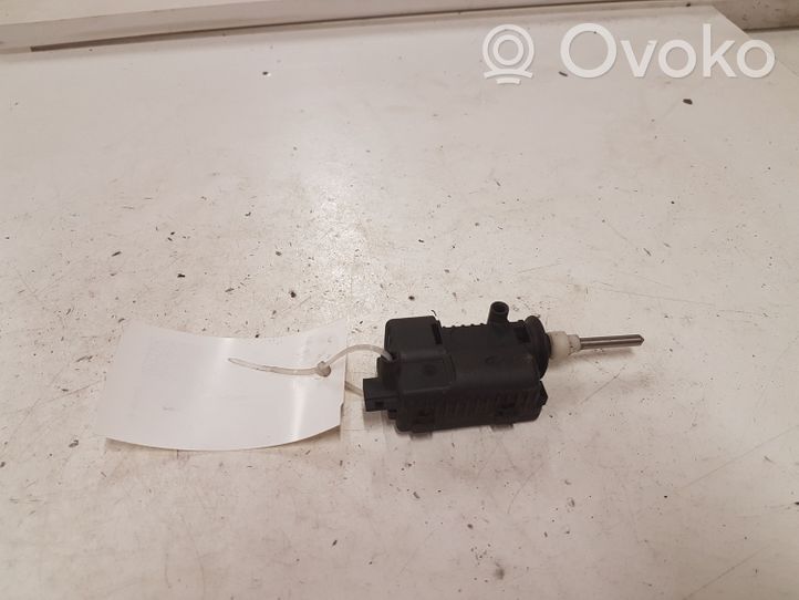 Opel Zafira B Verrouillage du bouchon du réservoir de carburant 13158426