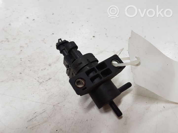 Volvo S40, V40 Electrovanne Soupape de Sûreté / Dépression 7700113709