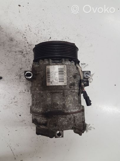 Opel Vivaro Air conditioning (A/C) compressor (pump) 8200454172E