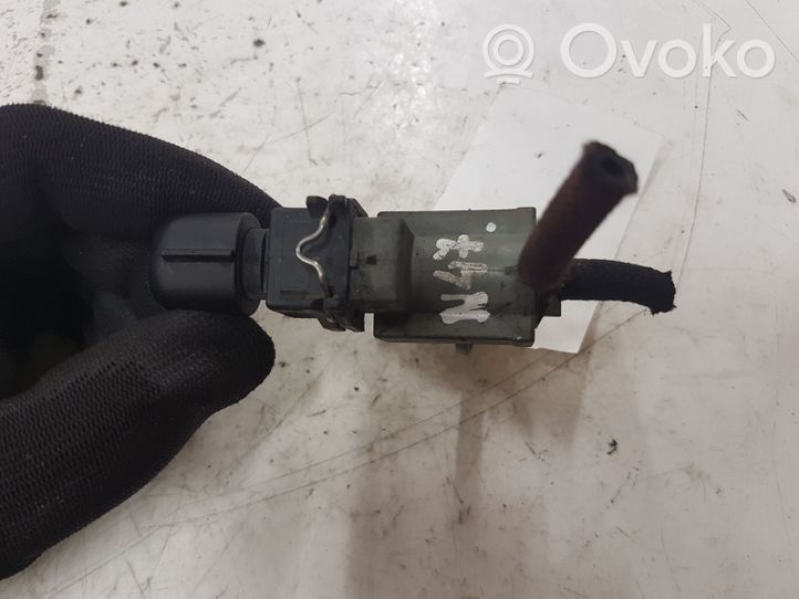 BMW 3 E90 E91 Electrovanne Soupape de Sûreté / Dépression 70078400