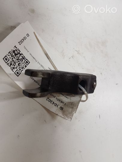 Opel Astra H Fuel Injector clamp holder 