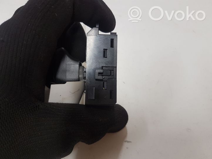 Volvo V50 Commutateur de toit ouvrant 8697135