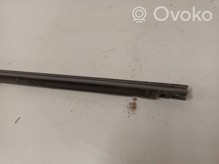 BMW 1 F20 F21 Rivestimento modanatura del vetro della portiera anteriore 