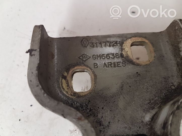 Opel Vivaro Cerniera inferiore della portiera anteriore 311772H