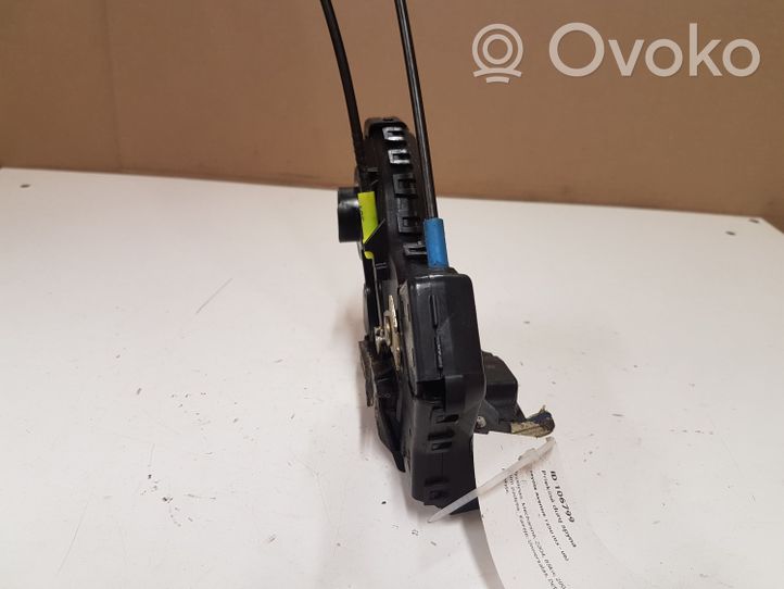 Toyota Avensis T250 Front door lock 2604