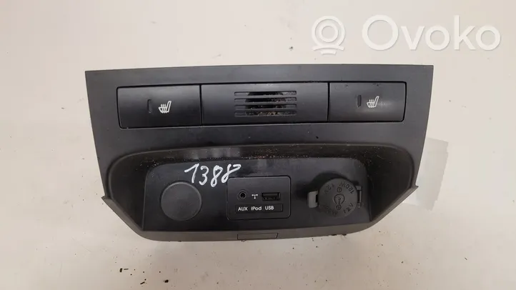 KIA Sorento Interruptor de calefacción del asiento 933002P030