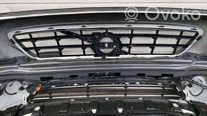 Volvo V40 Front bumper 