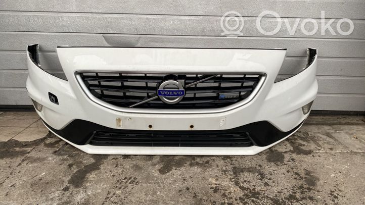 Volvo V40 Priekšējais bamperis 