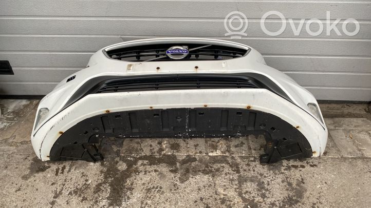 Volvo V40 Front bumper 