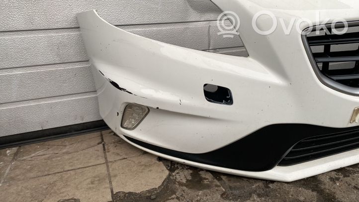 Volvo V40 Front bumper 