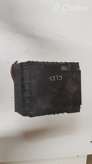 Skoda Superb B6 (3T) Module de fusibles 1K0937125