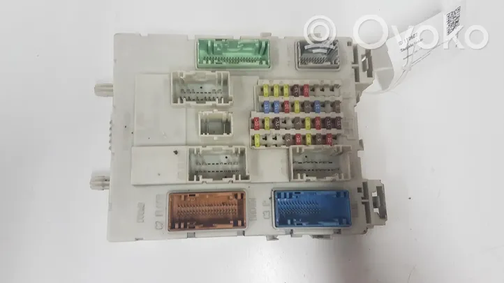 Ford Focus Module de fusibles 97RI010012