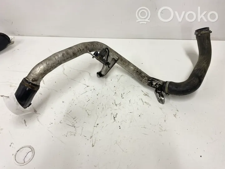 Volvo V40 Cross country Intercooler pipe mounting bracket CZQ7A13M09B