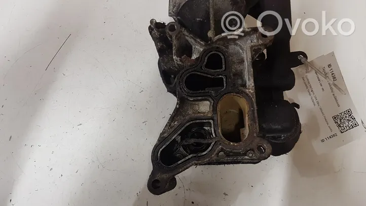 Opel Corsa C Öljynsuodattimen kannake 55197216