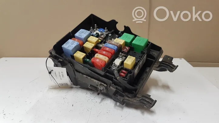 Peugeot 308 Module de fusibles 9804848580