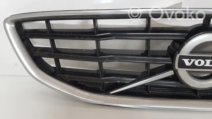 Volvo V40 Maskownica / Grill / Atrapa górna chłodnicy 31283764