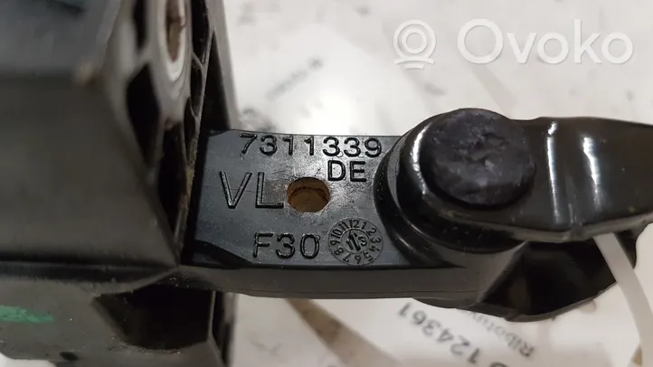 BMW 3 F30 F35 F31 Charnière arrêt tirant de porte avant 7311339