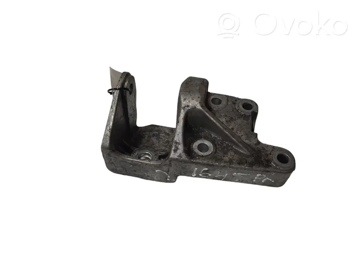 Citroen C5 Engine mounting bracket 9677163980