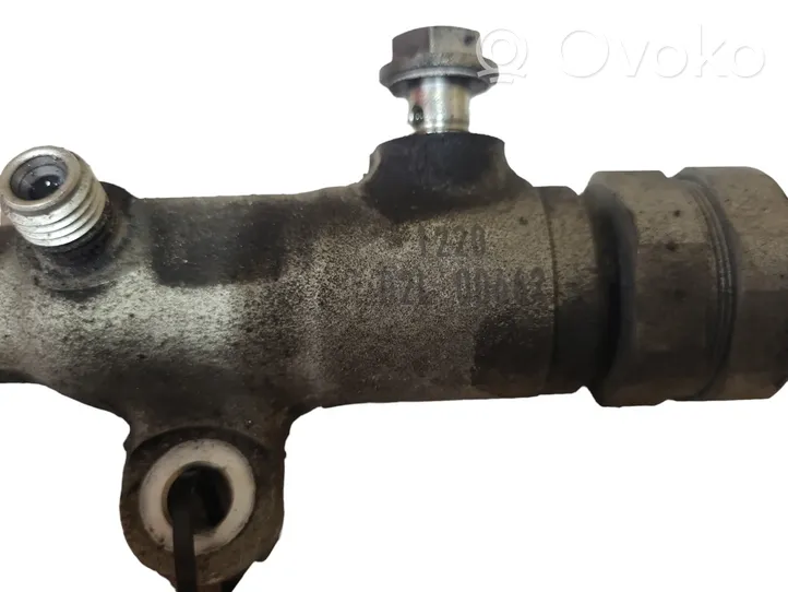 Toyota Avensis T270 Tuyau de conduite principale de carburant 02L00662