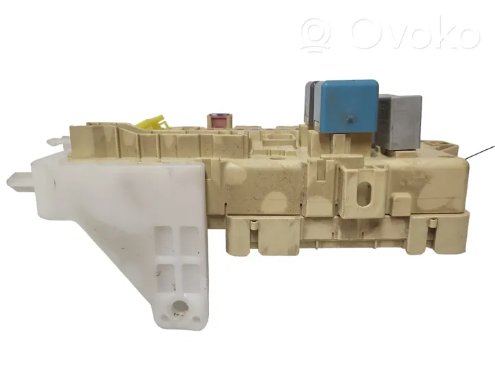 Toyota Corolla Verso E121 Module de fusibles 892210F030