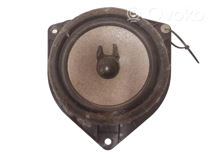 Toyota Corolla Verso E121 Altoparlante portiera posteriore 861600F030