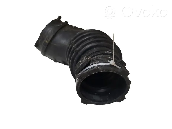 Audi A4 S4 B8 8K Turboahtimen ilmanoton letku 06H129629E