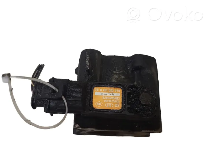 Opel Vivaro Air pressure sensor 0281002958