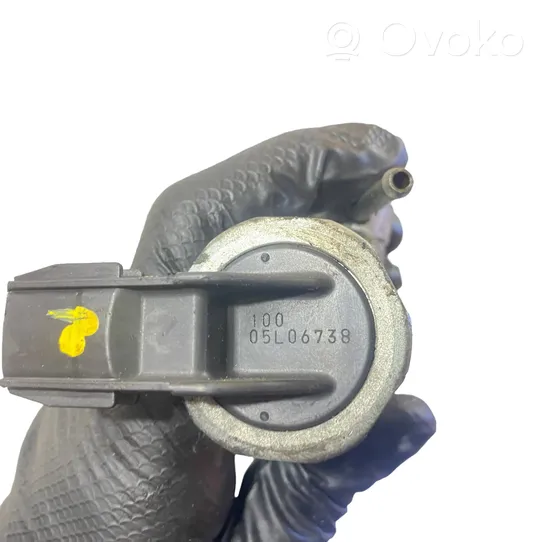 Toyota Avensis T250 Tuyau de conduite principale de carburant 05L06738