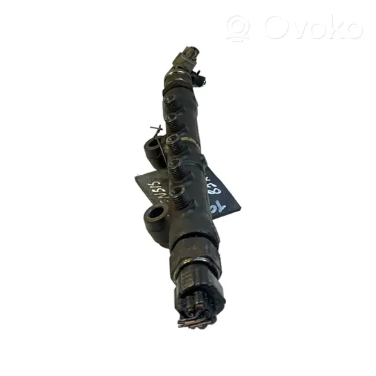 Toyota Avensis T250 Tuyau de conduite principale de carburant KG00620