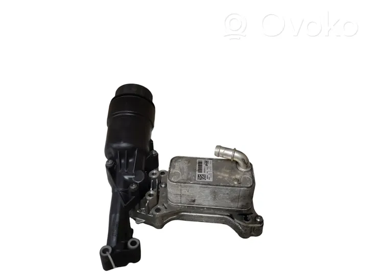 Mercedes-Benz GLC C253 Supporto di montaggio del filtro dell’olio 70362380