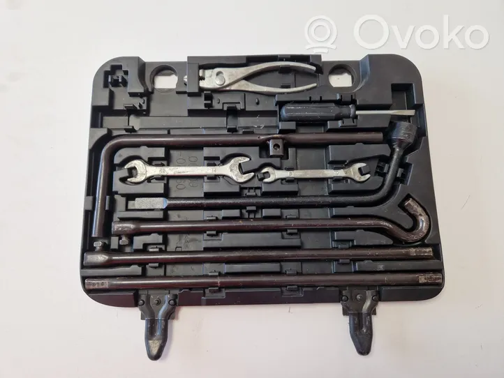 Toyota Land Cruiser (J120) Kit d’outils 0912060200