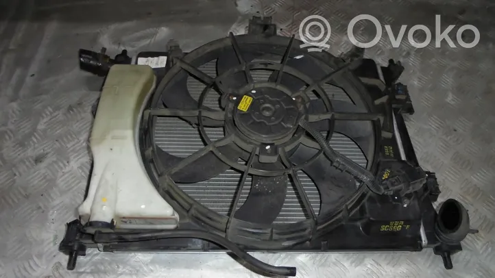 Hyundai Veloster Радиатор охлаждающей жидкости 